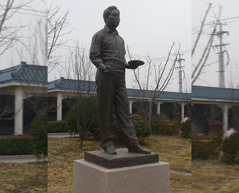 雕塑作品 喻繼高像、青銅高2.3米、安放地點(diǎn)：喻繼高紀(jì)念館